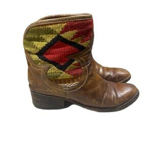 Freebird By Steven Cablo Blanket Brown Leather Ankle Boots Size 6 Country FLAW